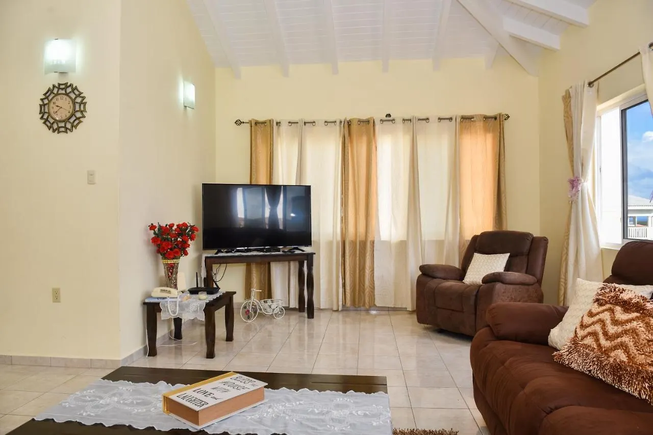 Share Vie Villa Grote Berg Curaçao