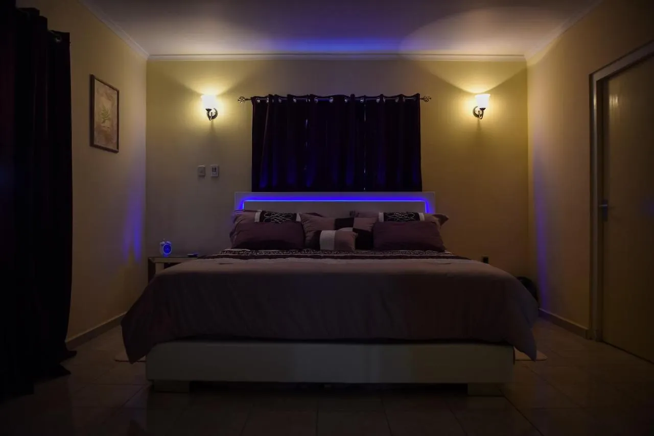 Share Vie Villa Grote Berg Curacao