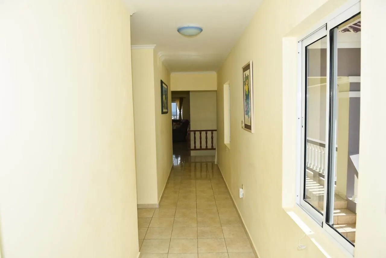 Share Vie Villa Grote Berg 0*,  Curacao